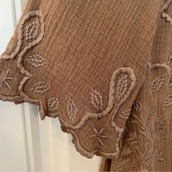 Rungolee Embroider Gauzy Top Size Small - Picture 4 of 7